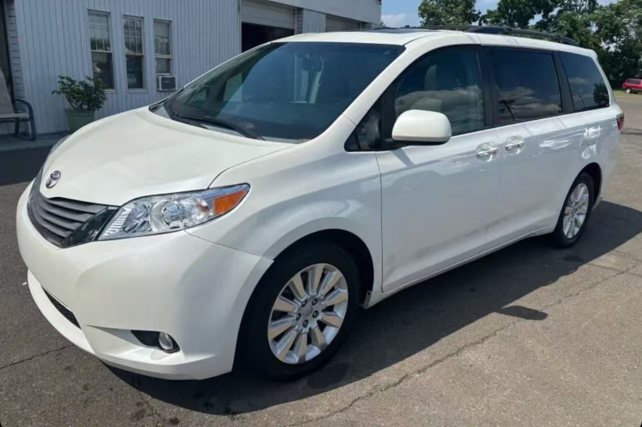2015 Toyota Sienna XLE 7-Passenger丰田七座 售价13980