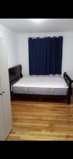 咖啡色实木双人床架转让有照片