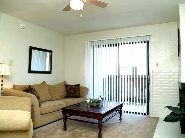 Apartment卧室1间以及各种物美价廉物品...