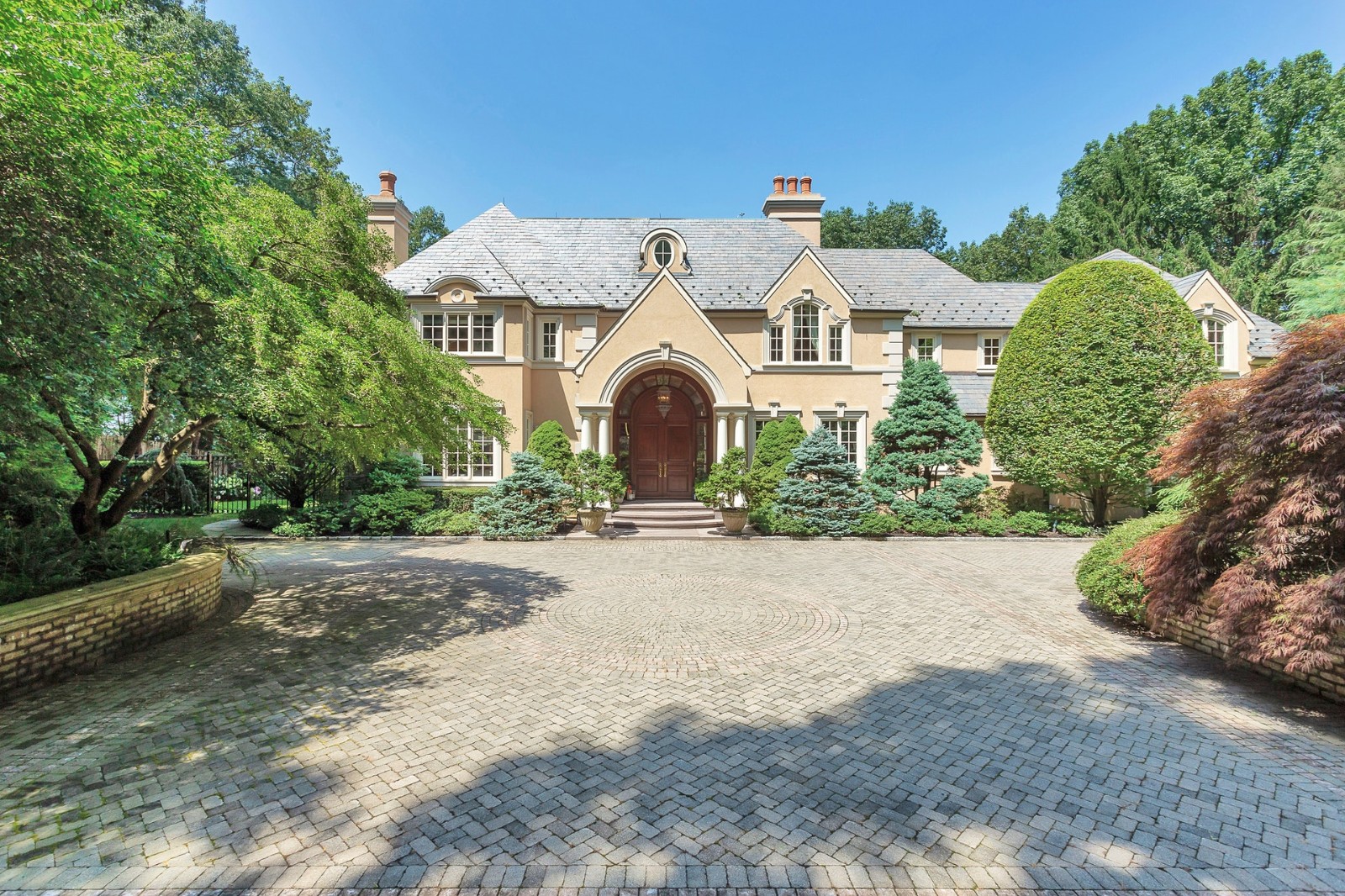 Waterfront Mansion less than 1 hour from Manhattan