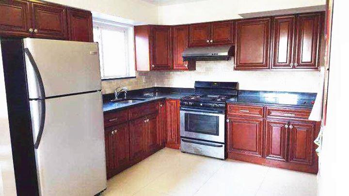 【租】 《法拉盛3房2厅2卫浴，超大阳台，独立车位》