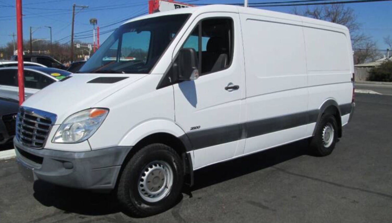 2012 Freightliner Sprinter 奔驰 2500中顶货车、售价27995