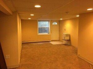 出租地下室一个套间