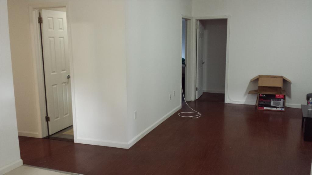 新鲜草原新装修，1300尺，三大房两浴，