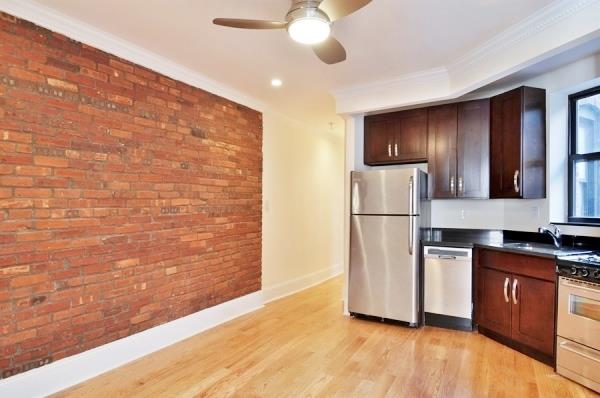 曼哈顿哥大 新装修 四房两卫带洗衣机乾衣机 出租