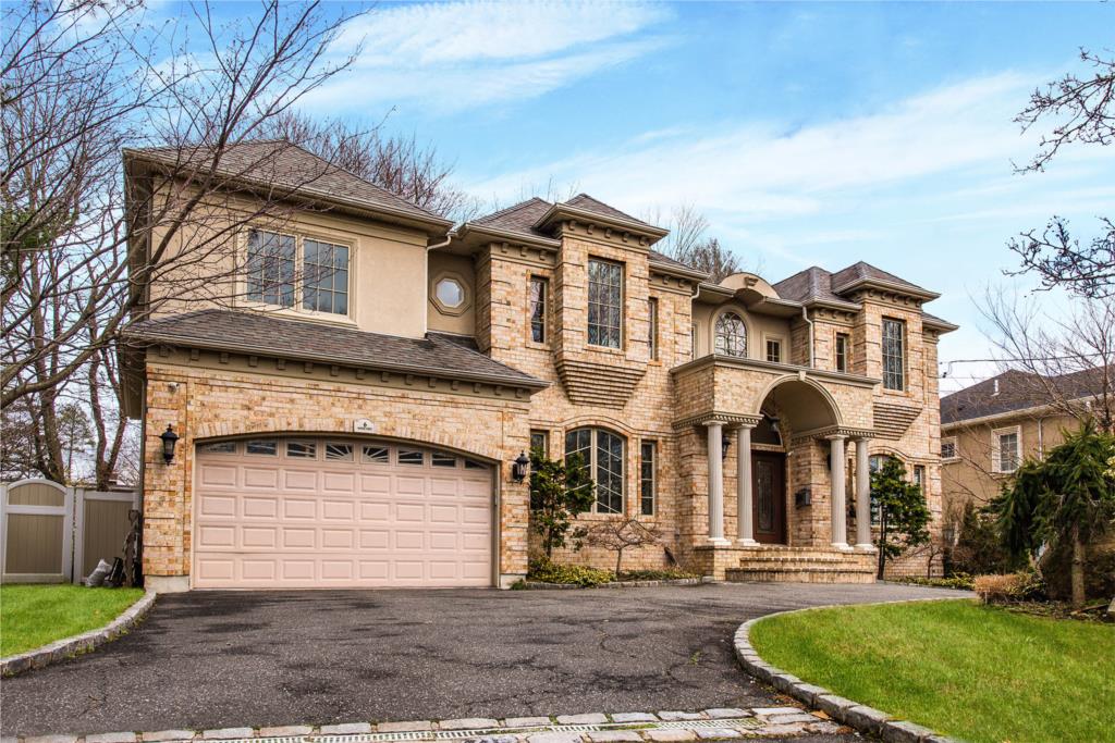 6 Marion St. Greenvale, NY 11548 - Roslyn Schools.