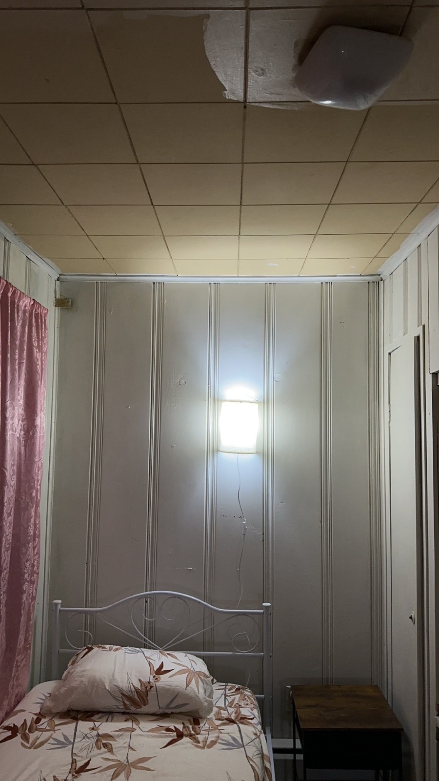 3房1厨房1卫1起居1200刀 （single house 一楼Unit 1）