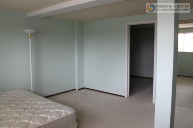 Seattle luxury residential area-large room for rent