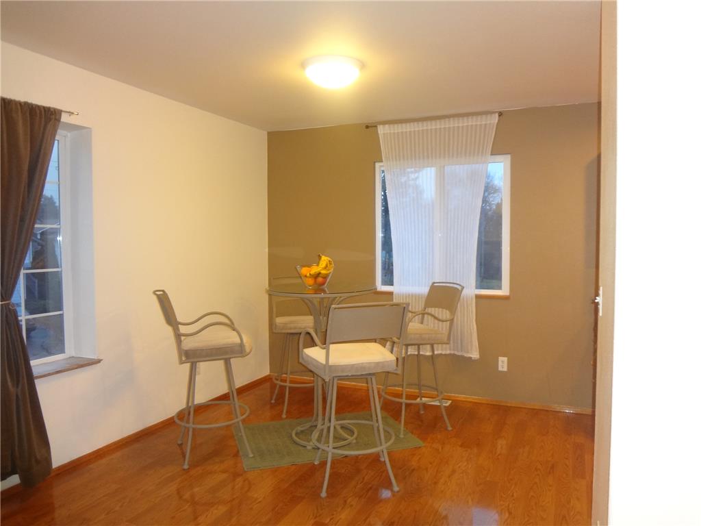 Room for rent. It's about 20 minutes drive from Seattle.