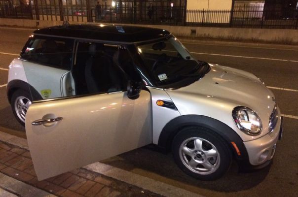 2011 Mini Cooper, super low mileage, suitable for novices