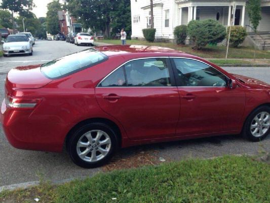 I have owned a Toyota Camry LE for 10 years after graduation. The car is excellent and affordable. If you want to buy it, hurry up.