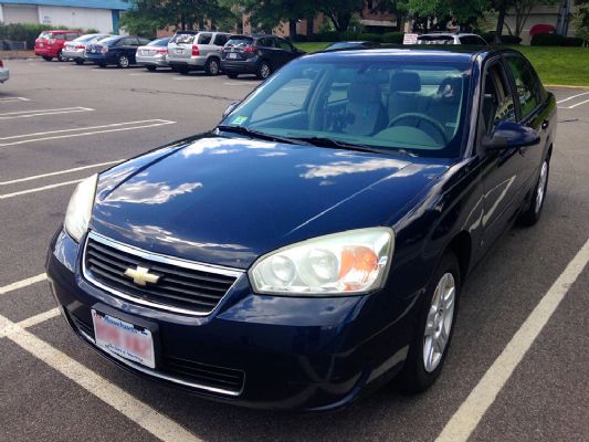 Urgent sale of my car for $3,500 after graduation, 2006 Chevrolet, in very good condition