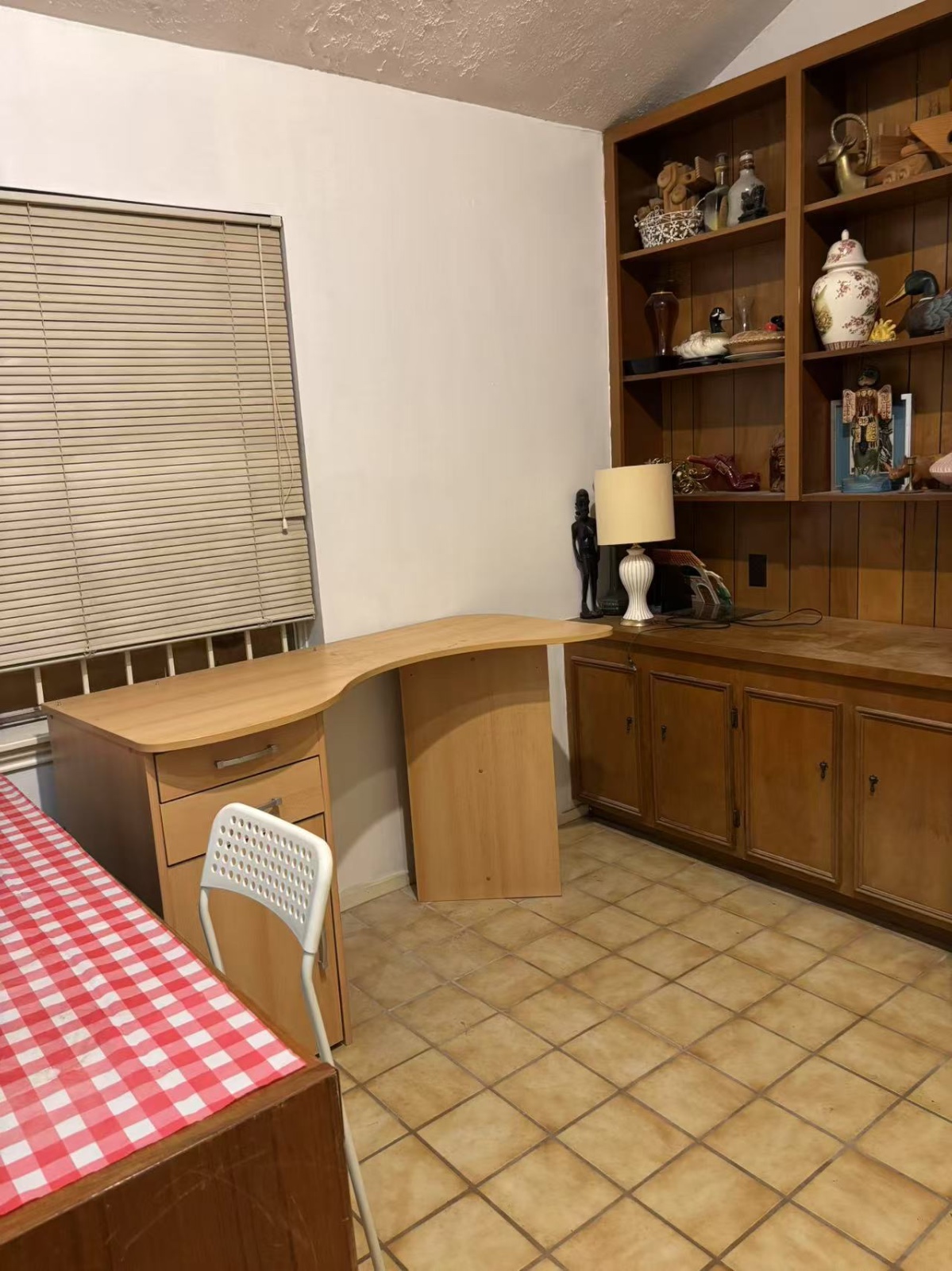 House for rent opposite PARKnSHOP supermarket in Chinatown, Houston