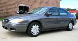 Ford taurus Sedan, nice car, right color, & just 114k miles
