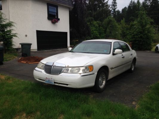 2000 Lincoln Town Car For Sale