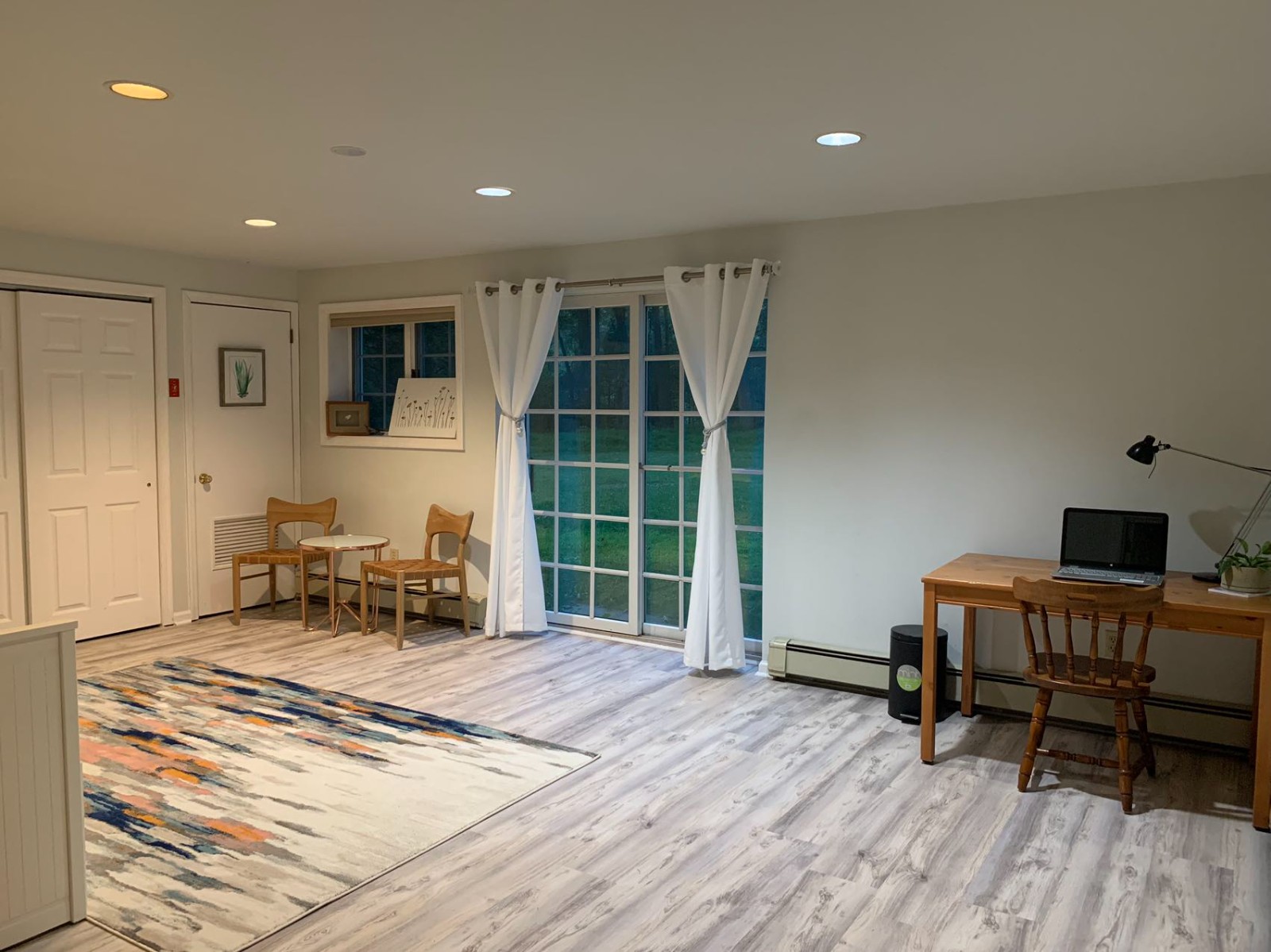 Extra large, independent entrance, independent heating, single room for rent