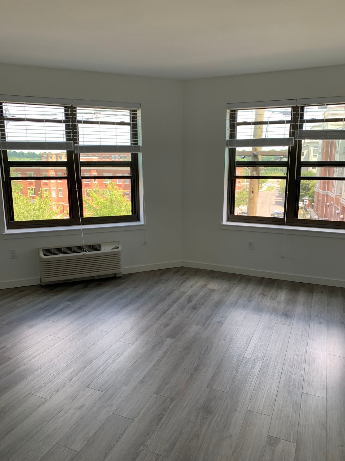 2b2b apartment living room sublet near New Brunswick, New Jersey