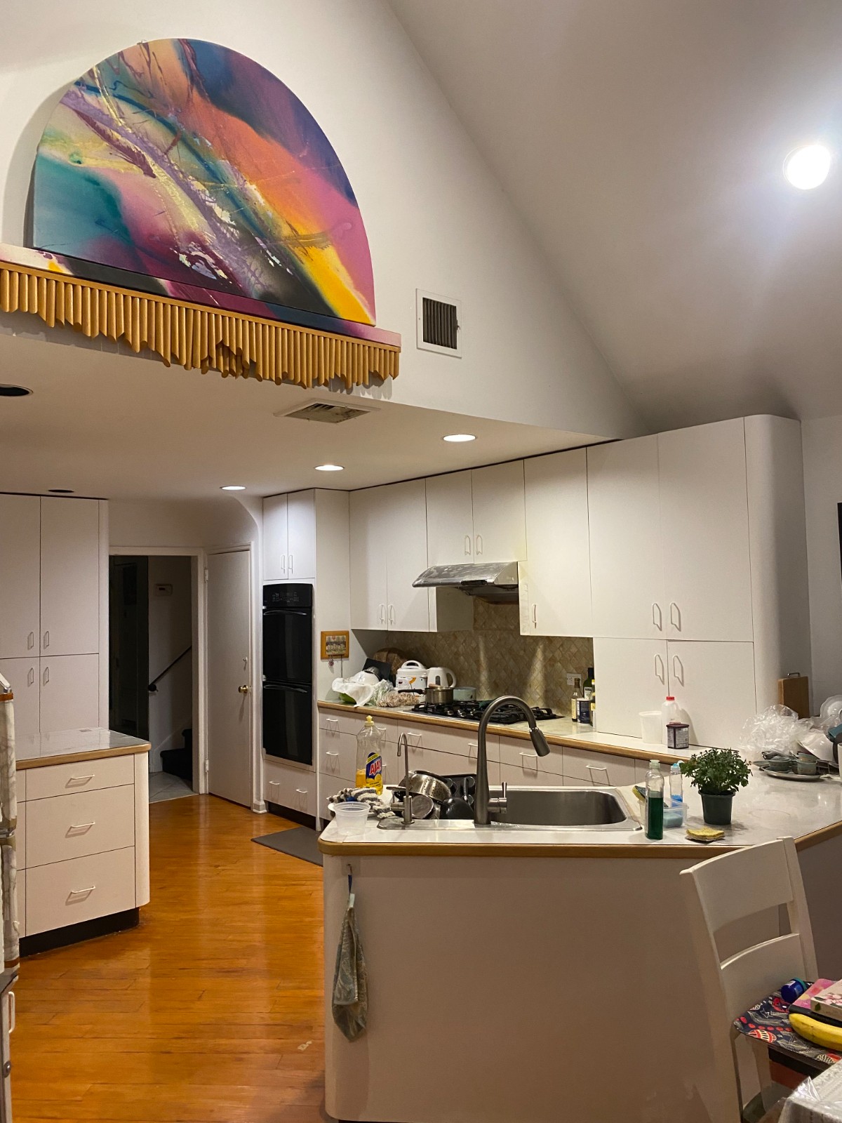Upscale and nice area, just pack your bags and move in